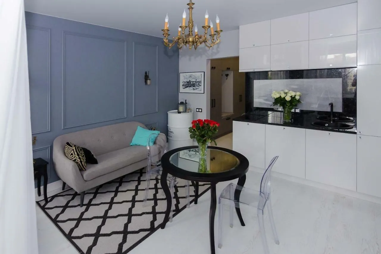 Charming Studio In The Center contacts